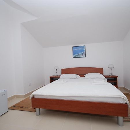 Hotel Pansion Anita Budua Esterno foto